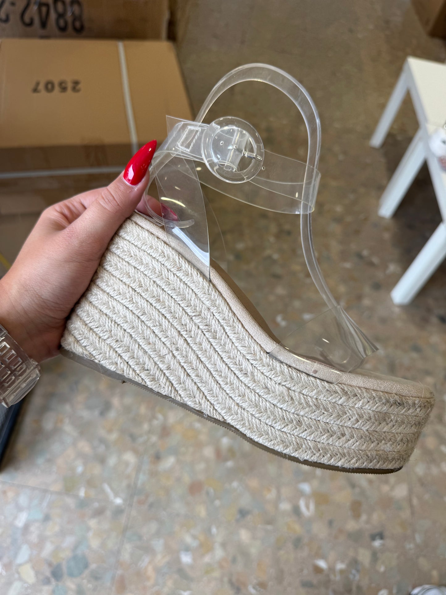 Cuña transparente