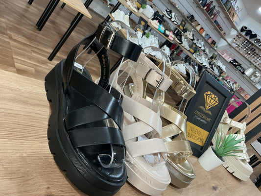 Sandalias cruzadas bajas