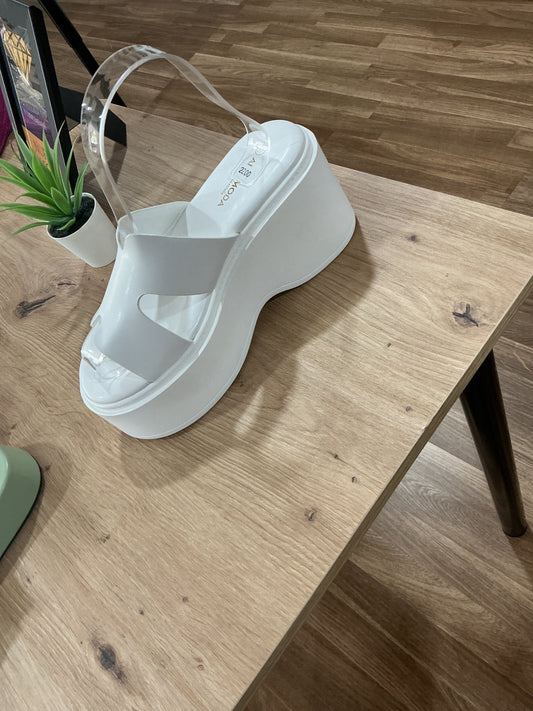 Zancos blancos
