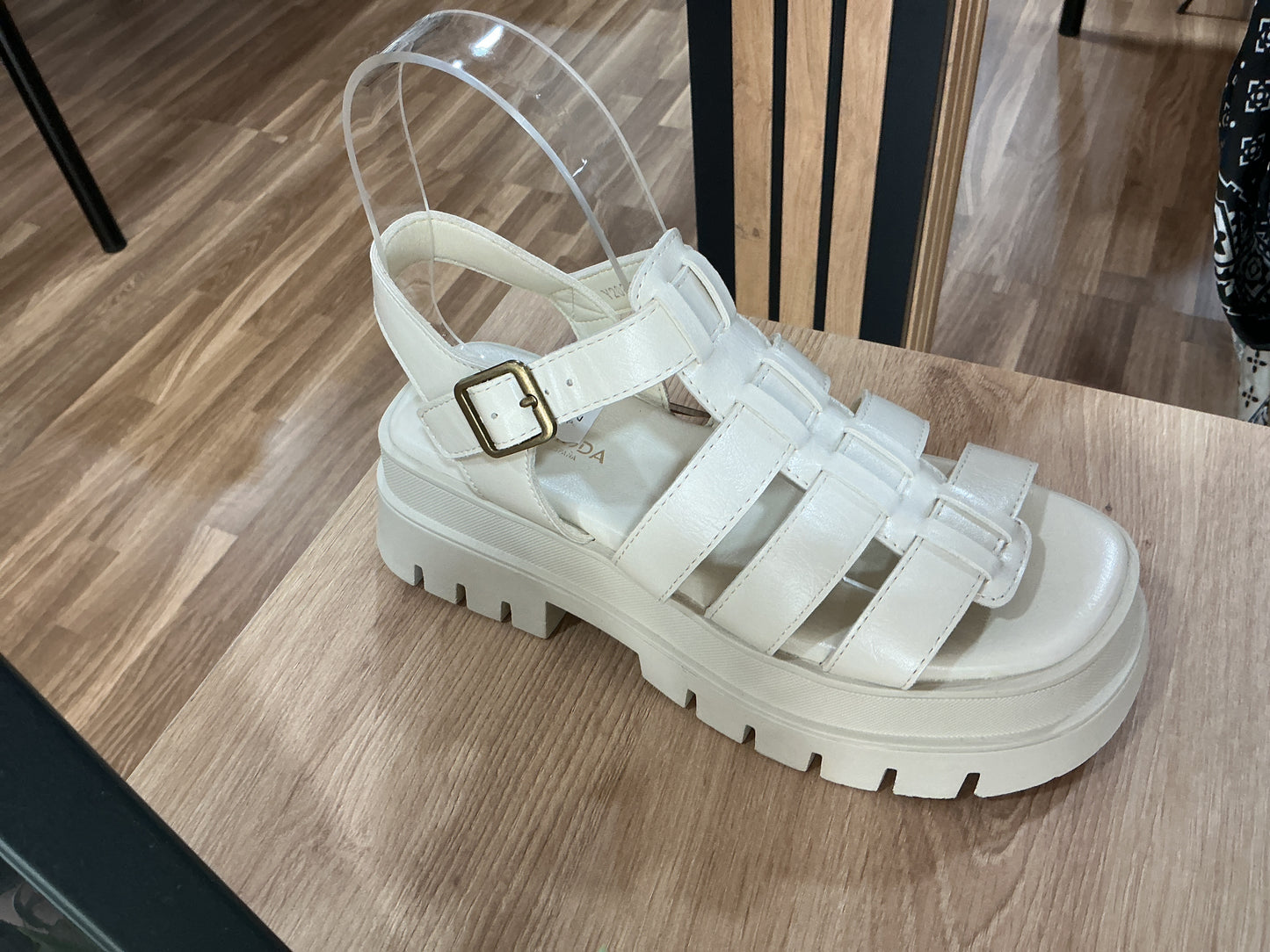 Sandalias altas