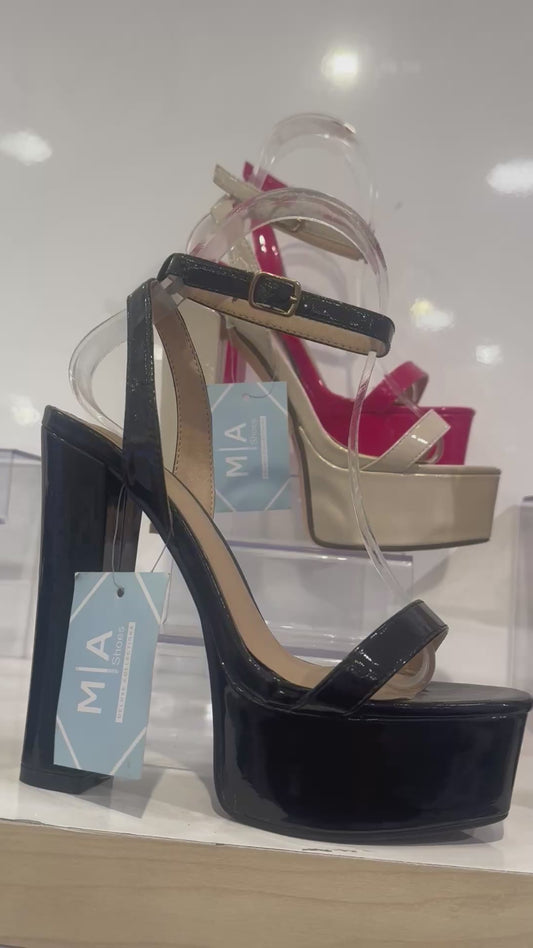 Tacones charol alto